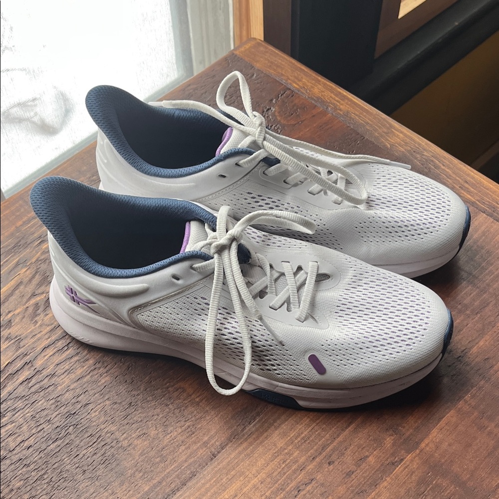Kuru Cloud Atom Fusion White/Gray/Lavender Women’s US size 10 Medium